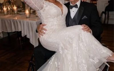 La 74 de ani, m-am căsătorit cu o femeie cu 38 de ani mai tânără decât mine. Toată lumea a presupus că îmi pierdusem complet bunul simț… Până într-o seară, când menajera mea, care se lupta cu probleme financiare, a auzit ceva și m-a avertizat: „Domnule George, dacă nu mă ascultați chiar acum, mâine s-ar putea să fie deja prea târziu”… Numele meu este George Miller și am șaptezeci și patru de ani. Dacă mi-ar fi spus cineva cu trei ani înainte că îmi voi petrece ultimii a